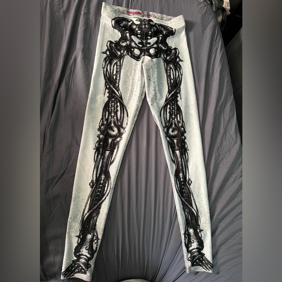 M LE BlackMilk Wht Mechanical Bones Leggings - Picture 2 of 9